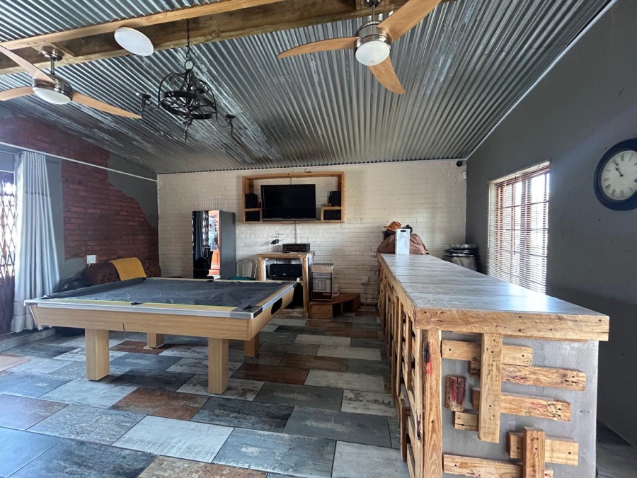 5 Bedroom Property for Sale in Wavecrest Eastern Cape
